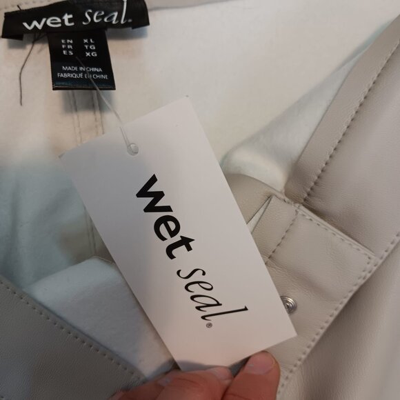 ♥️ NWT - Wet Seal Faux Leather Pants - Picture 13 of 15